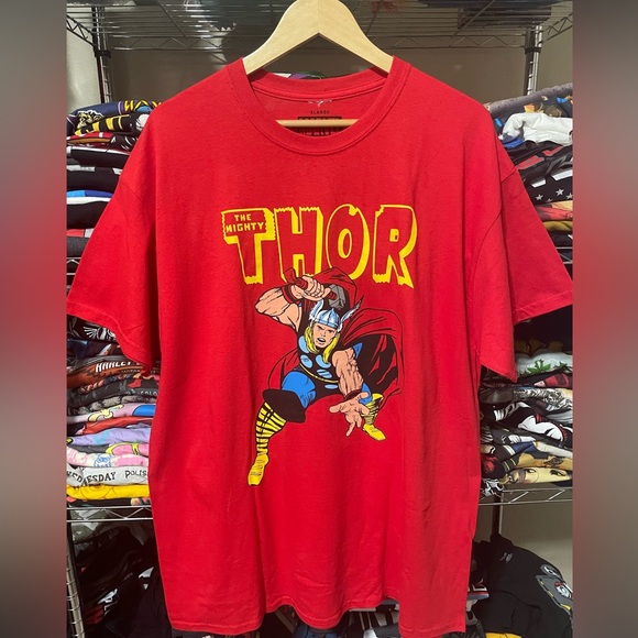 THRO Marvel Tee 🔥 - Picture 1 of 4